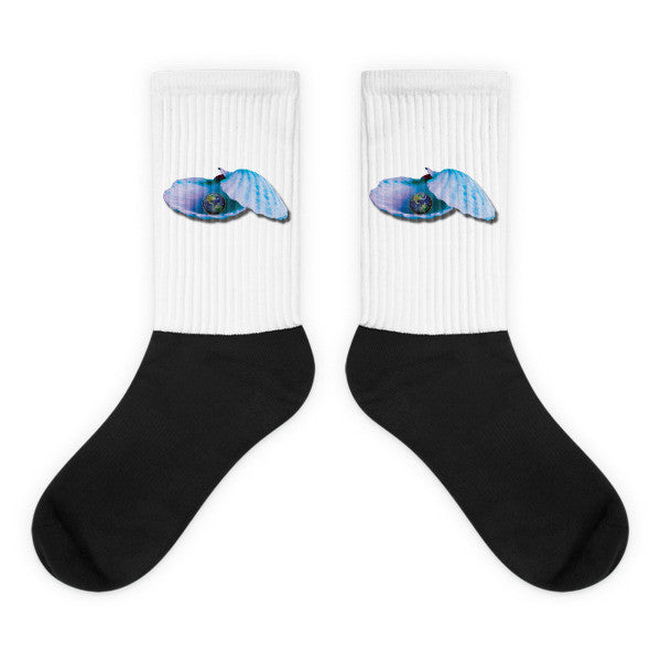 The World is Your Oyster Black foot socks